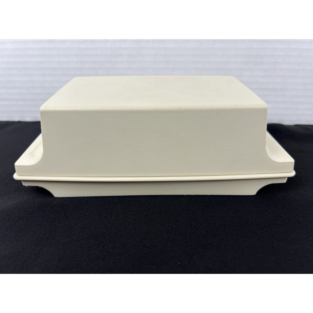 Vintage 7-1/4" Almond Beige Tupperware 2 Stick Butter Dish #1512 w/Lid #1511 EUC
